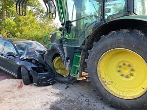 Traktor vs. Pkw
