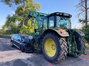 Traktor vs. Pkw