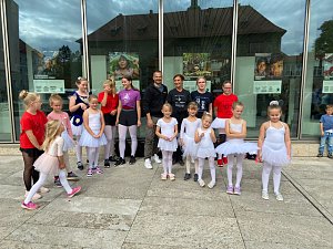 Die Eleven des Tanzstudio Radeva konnten am Denkmaltag gleich an zwei Orten auftreten