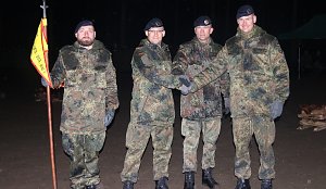 v.l.n.r. Stabsunteroffizier Drewke, Major D&auml;hne, Oberstleutnant Faul, Hauptmann Estel