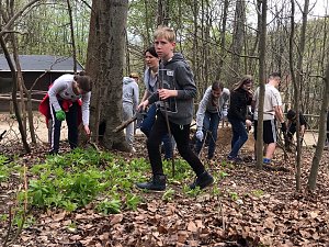 Affengeburtstag und Putzaktion im Affenpark Strau&szlig;berg