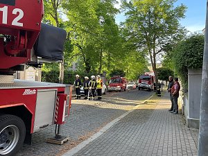 Sondersh&auml;user Feuerwehr &uuml;bt den Ernstfall