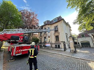 Sondersh&auml;user Feuerwehr &uuml;bt den Ernstfall