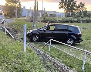 Mit zwei Promille auf den Sportplatz gerauscht
