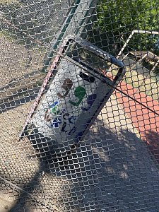 Schülerinnen und Schüler gestalteten die Abfallkörbe im Östertal um