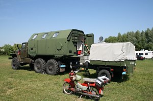 Ural auf dem Campingplatz