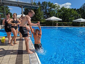 Projektwoche Lebensretter der Regelschule am Franzberg, im Bergbad Sonnenblick