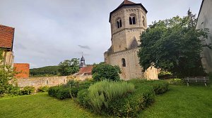 Peter Blei unterwegs im Kloster Göllingen