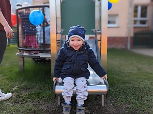 Gro&szlig;e Freude &uuml;ber das neue Spielger&auml;t herrschte bei den Bebraspatzen