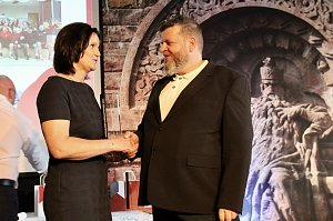 Die 6. Ehrenamtsgala des Kyffh&auml;userkreises wurde von zweihundert G&auml;sten gefeiert