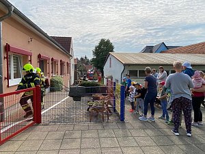Unangek&uuml;ndigte Feuerwehr&uuml;bung im Kindergarten "Dorfspatzen" in Hohenebra