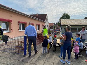 Unangek&uuml;ndigte Feuerwehr&uuml;bung im Kindergarten "Dorfspatzen" in Hohenebra