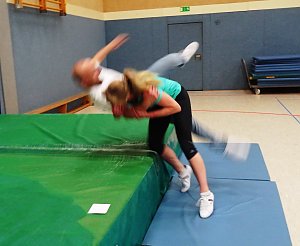 Lehrgang f&uuml;r Selbstverteidigung und Selbstbehauptung f&uuml;r Frauen in der Zweifelderhalle in Bad Frankenhausen