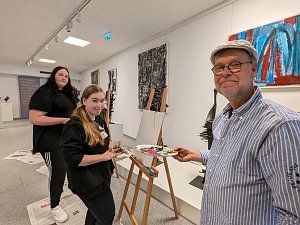 Die Sch&uuml;lerinnen und Sch&uuml;ler der Regelschule am Franzberg durften die Werke von Heinz Scharr eigenst&auml;ndig interpretieren