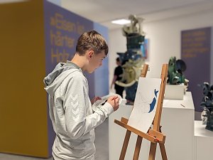 Die Sch&uuml;lerinnen und Sch&uuml;ler der Regelschule am Franzberg durften die Werke von Heinz Scharr eigenst&auml;ndig interpretieren