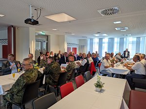 Bundeswehr und Schwarzpulver Kanoniere feiern 15-j&auml;hrige Partnerschaft
