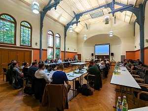 Der Sondersh&auml;user Stadtrat besteht aus 30 Mitgliedern und sieben Fraktionen