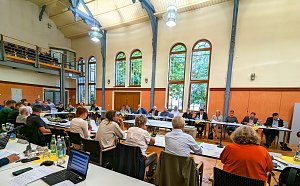 Der Sondersh&auml;user Stadtrat besteht aus 30 Mitgliedern und sieben Fraktionen