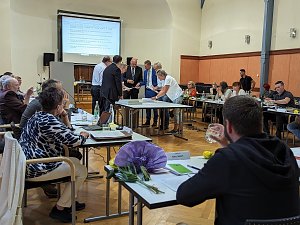 Der Sondersh&auml;user Stadtrat besteht aus 30 Mitgliedern und sieben Fraktionen