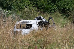 Ein ausgebrannter Wagen mit einer Leiche wurde heute bei Nordhausen gefunden