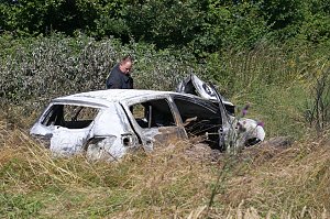 Ein ausgebrannter Wagen mit einer Leiche wurde heute bei Nordhausen gefunden