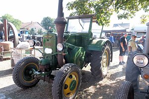 Motoren- und Maschinenschau zu Dreschfest in Sundhausen