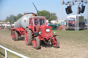 Motoren- und Maschinenschau zu Dreschfest in Sundhausen
