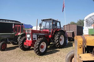 Motoren- und Maschinenschau zu Dreschfest in Sundhausen