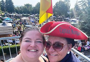Viele Menschen kamen zum 2. Flohmarkt in das Naturschwimmbad Heldrungen