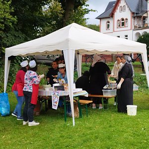 Internationale Kochshow in der Trinitatisgemeinde in Sondershausen