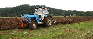 Landwirt Friedrich Wilhelm Steinemann aus Berga voll im Einsatz