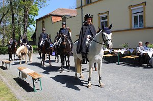 Impressionen Novalisritt 2025 am Schloss "Sophie von K&uuml;hn" in Gr&uuml;ningen