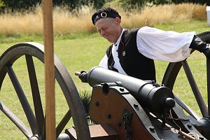 Kanonendonner auf der Pfalz Tilleda