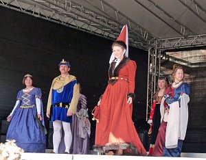 Getanzte Modenschau