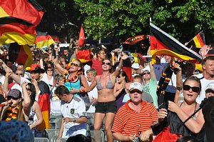 Public Viewing auf den Petersberg