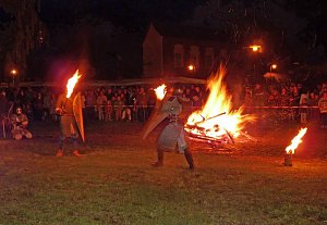 Feuerschau zum Bauernmarkt
