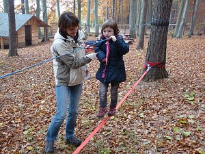 Slackline &uuml;bergeben