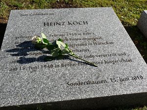 Feierliche Kranzniederlegung