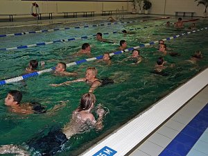 24 Stunden Schwimmen begonnen