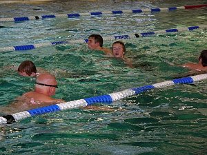 24 Stunden Schwimmen begonnen