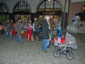 Laternenumzug und Feuerschau