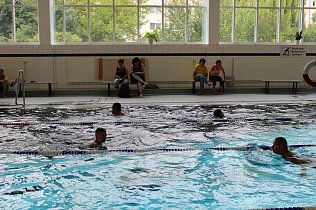 Bild: Vorbereitung Kreisjugendspiele im Schwimmen
