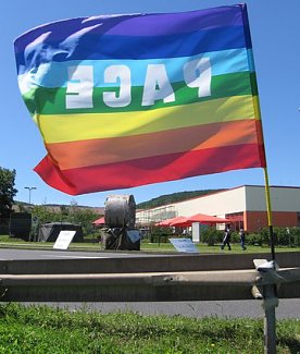 Bild: Demo vor Bundeswehr