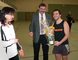 Siegerehrung des Tabellenletzten (Foto: Karl-Heinz Herrmann)