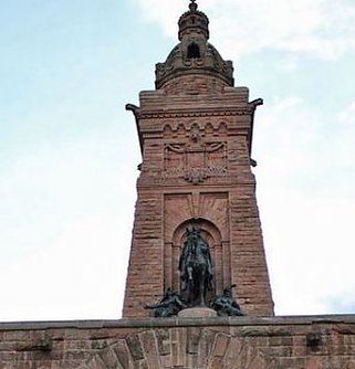 Die H&uuml;llen sind gefallen (Foto: Karl-Heinz Herrmann)