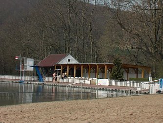 11.00 Uhr Sprung ins Wasser (Foto: DRK Sondershausen)