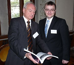 Neuer Band erschienen (Foto: Karl-Heinz Herrmann)