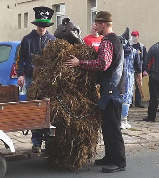 Bild: Kirmesburschen unterwegs