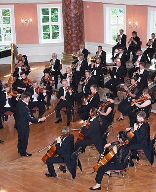 Bild: Loh-Orchester im Achteckhaus