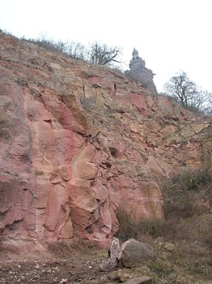 Felssanierung noch notwendig (Foto: Karl-Heinz Herrmann)
